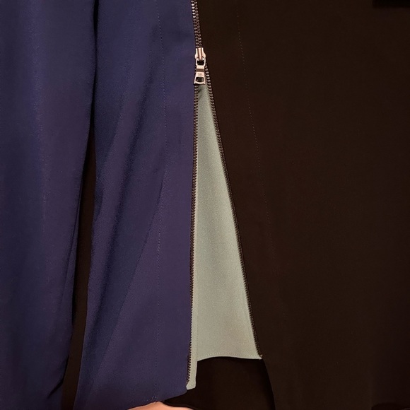 BCBG MaxAzria “Carrie” Black, Blue and Green Designer Blouse Women's Size  XS - Picture 4 of 9